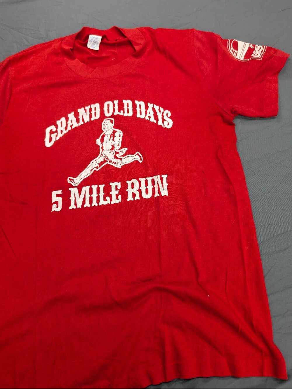Grand Old Days 5 Mile Run Comco T-Shirt Large Red Vintage